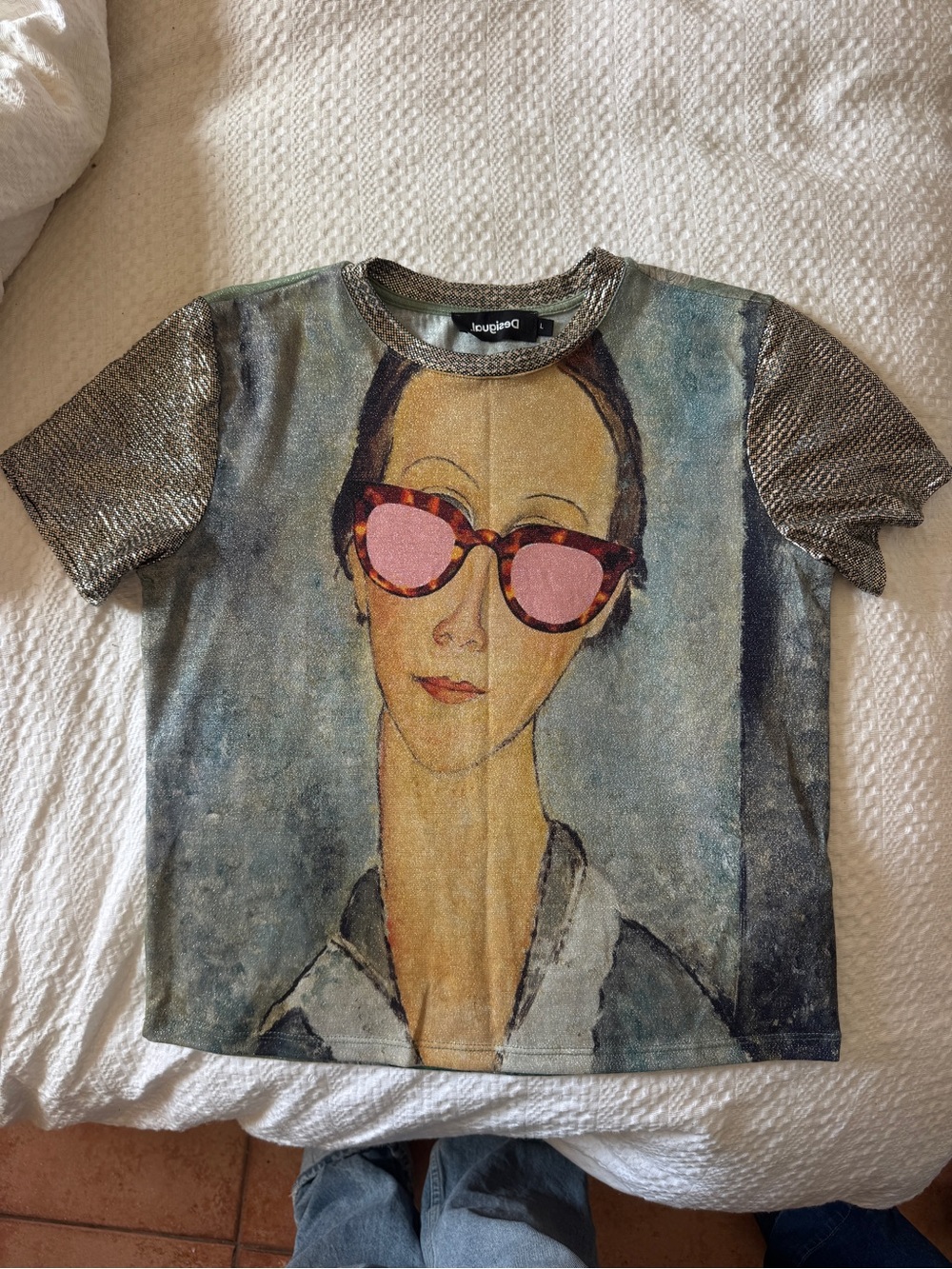 Desigual Women’s Metallic Gold-Sleeve Graphic Tee with Pink Sunglasses Print
